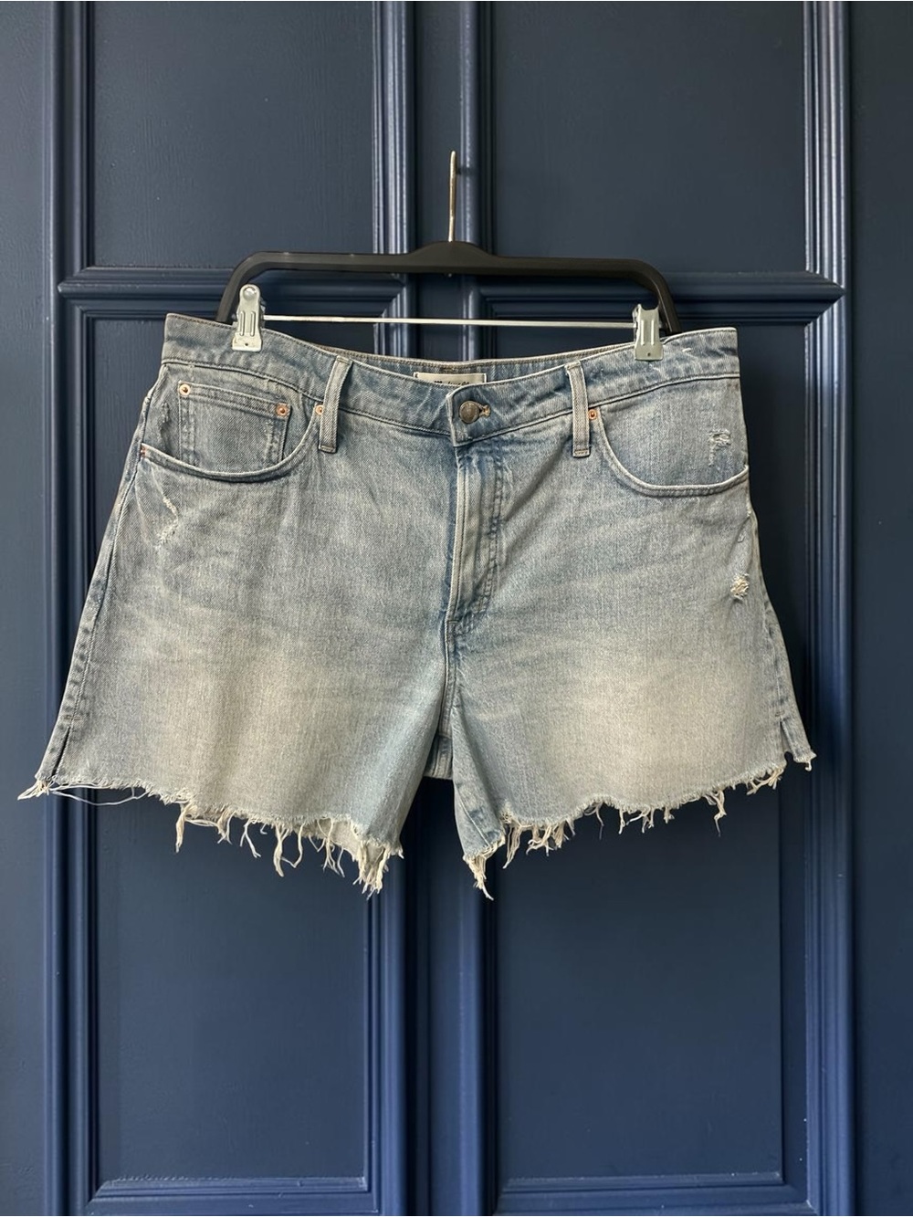 Madewell Perfect Curvy Mid Length Denim Shorts. Size: 33